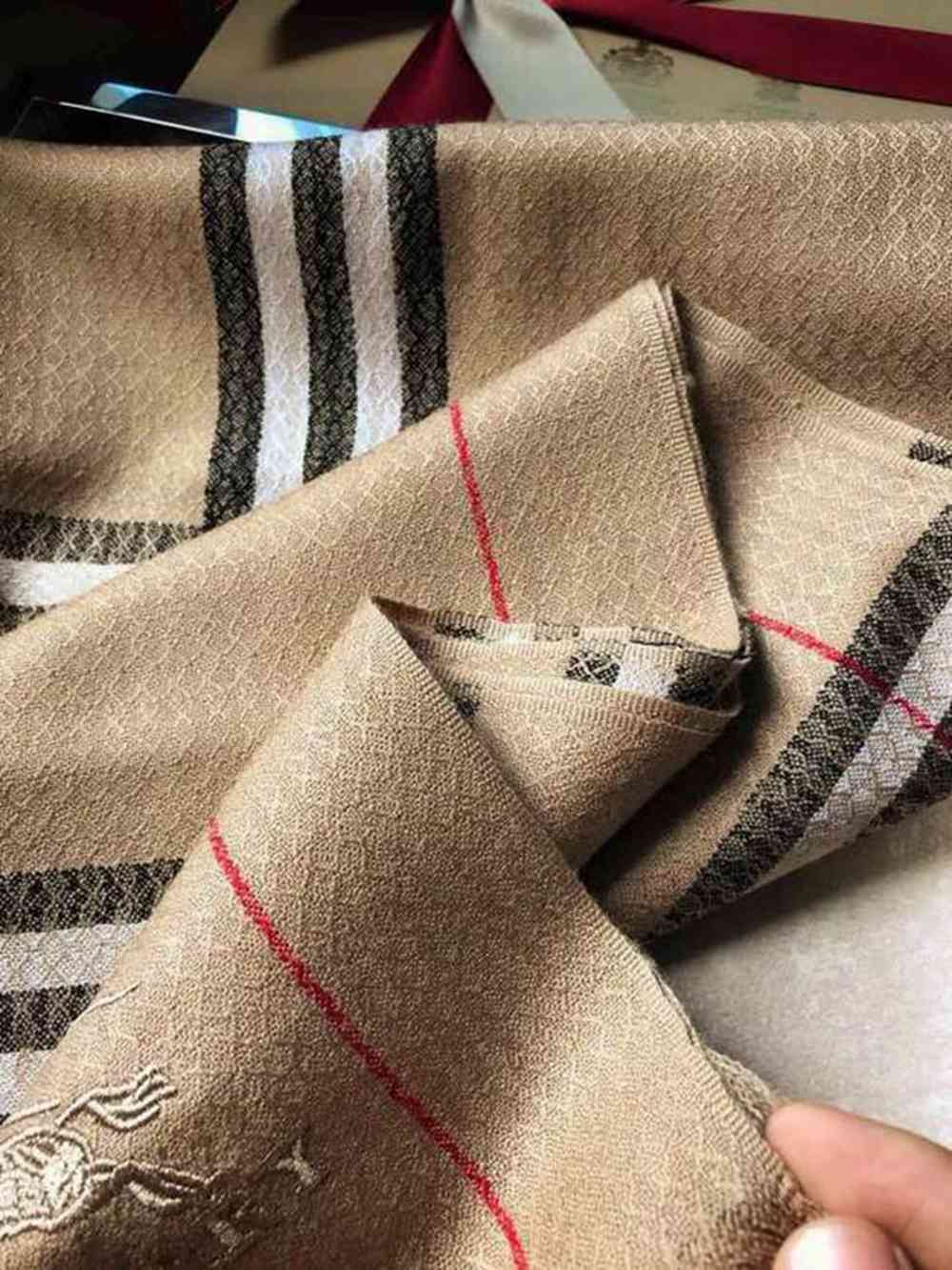 B**rry scarf